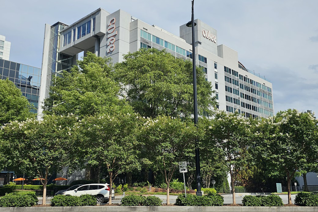 Hotel Colee Front Exterior2